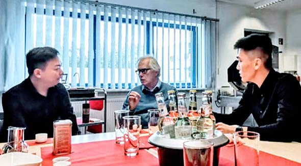 Vertragsunterzeichnung mit XFD bei Haase Food, 2019