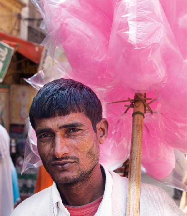 Fliegender Händler in Haridwar, Indien, 2010